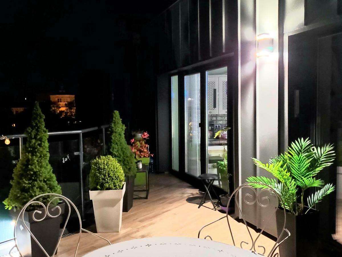 Apart-Terrace On Baker Street 利沃夫 外观 照片